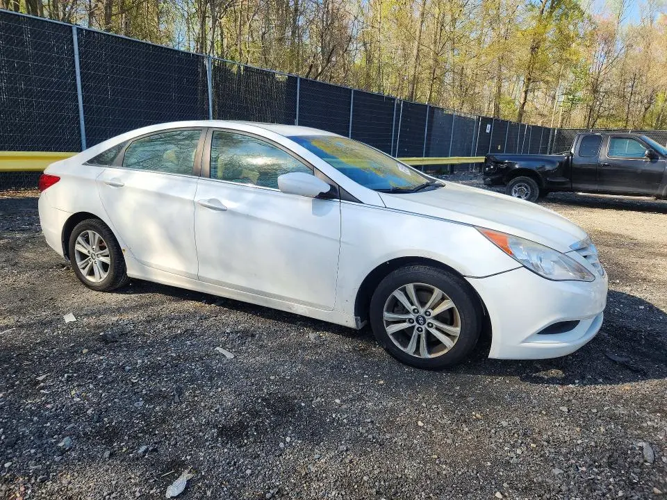2011 HYUNDAI SONATA GLS  