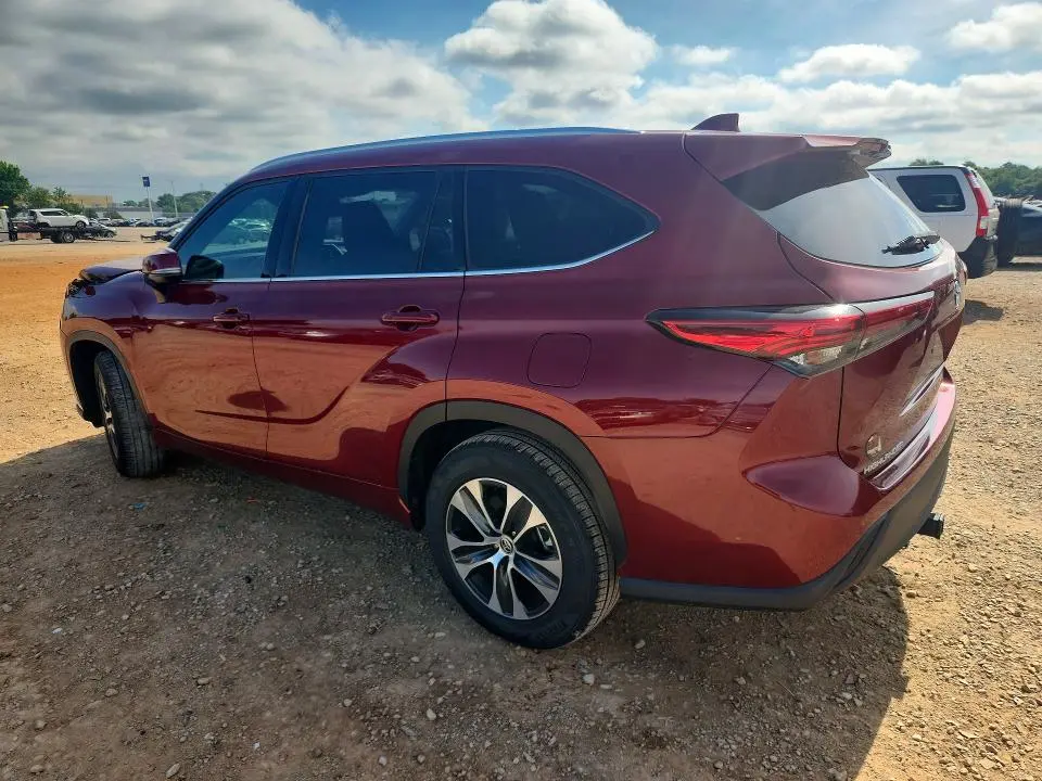 2020 TOYOTA HIGHLANDER XLE  