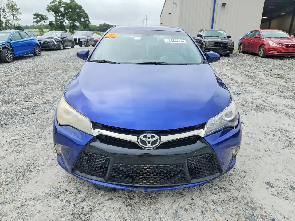 2015 TOYOTA CAMRY SE  