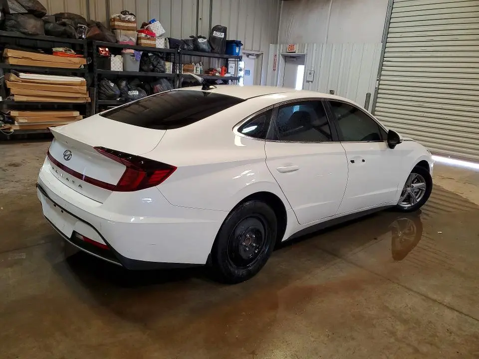 2023 HYUNDAI SONATA SE  