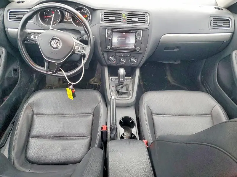 2017 VOLKSWAGEN JETTA SE  