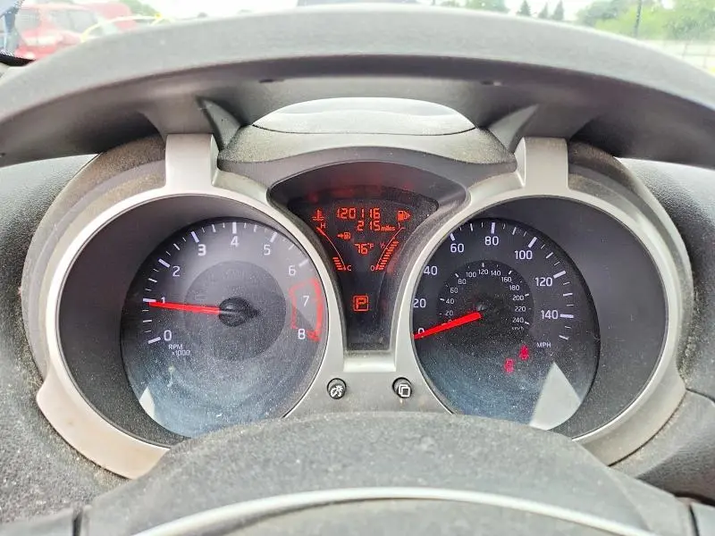 2015 NISSAN JUKE S  