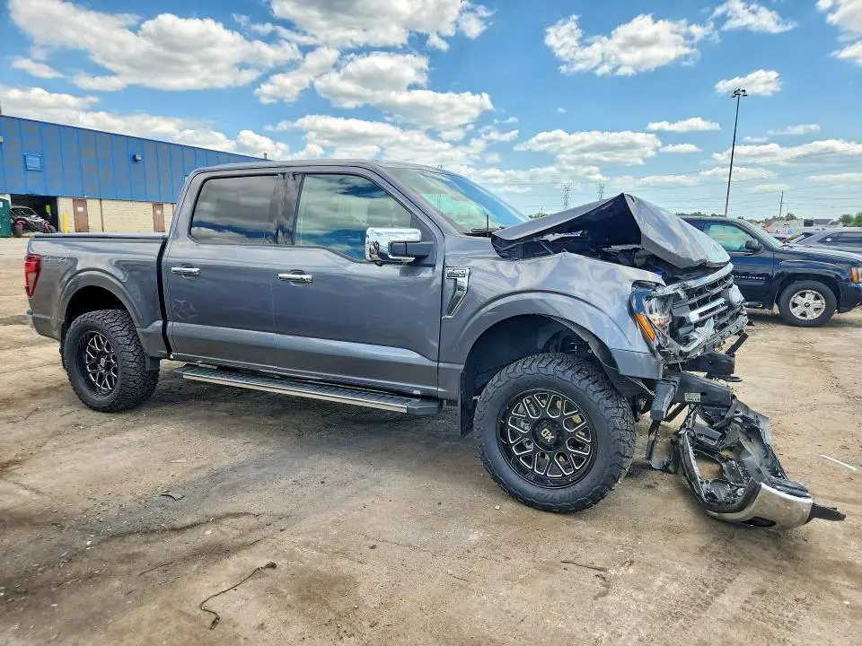 2024 FORD F150 XLT  