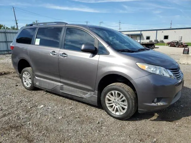 2015 TOYOTA SIENNA XLE  