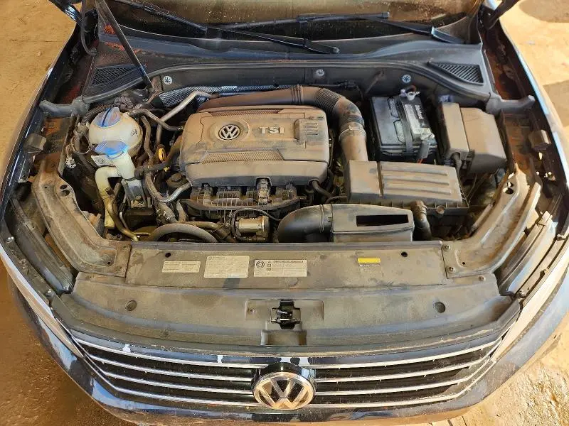 2017 VOLKSWAGEN PASSAT SE  