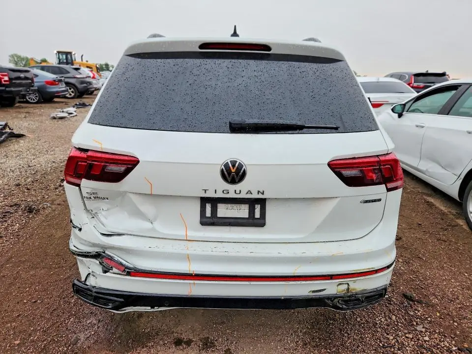 2023 VOLKSWAGEN TIGUAN SE R-LINE BLACK  
