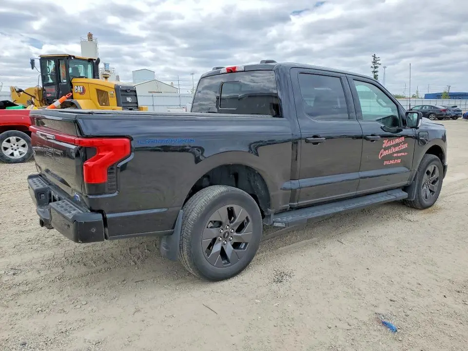 2022 FORD F150 LIGHTNING PRO  