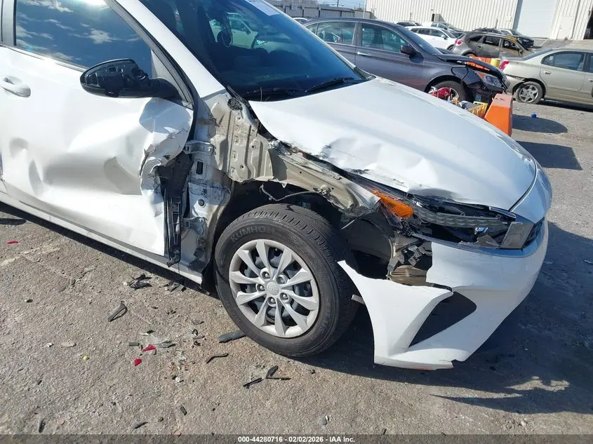 2024 KIA FORTE LX