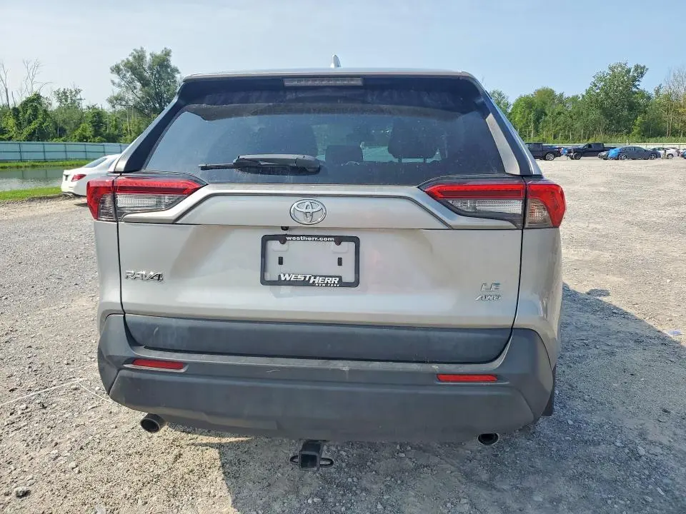 2022 TOYOTA RAV4 LE  