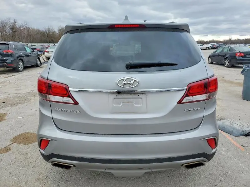 2017 HYUNDAI SANTA FE SE  