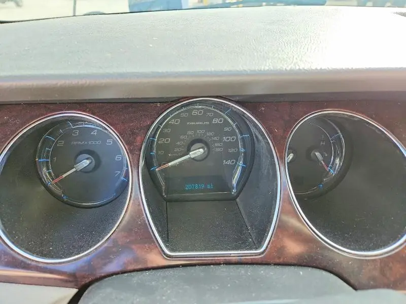 2011 FORD TAURUS LIMITED  