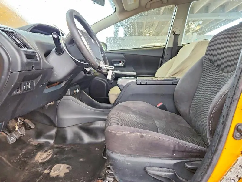 2016 TOYOTA PRIUS V THREE  