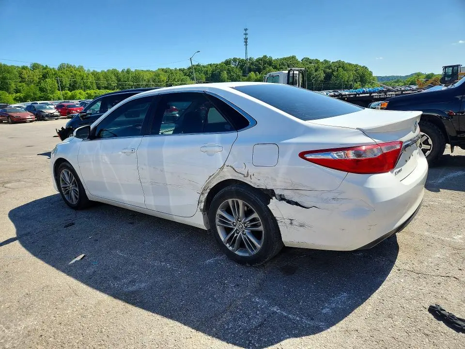 2015 TOYOTA CAMRY SE  