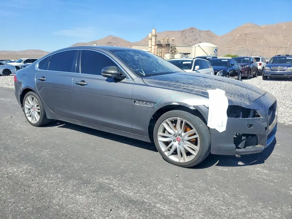 2017 JAGUAR XF PRESTIGE  