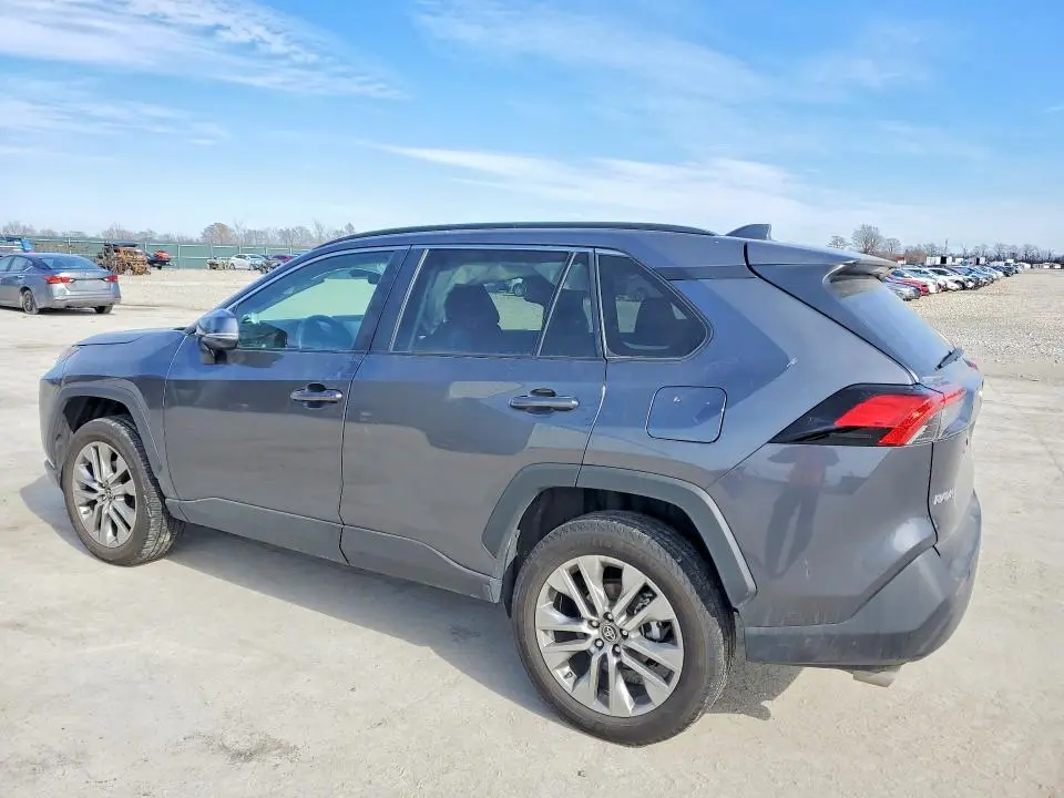 2022 TOYOTA RAV4 XLE PREMIUM  