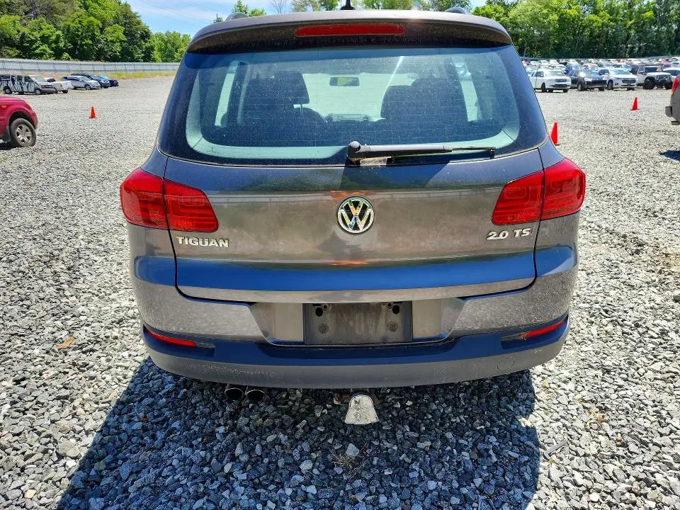 2015 VOLKSWAGEN TIGUAN S  
