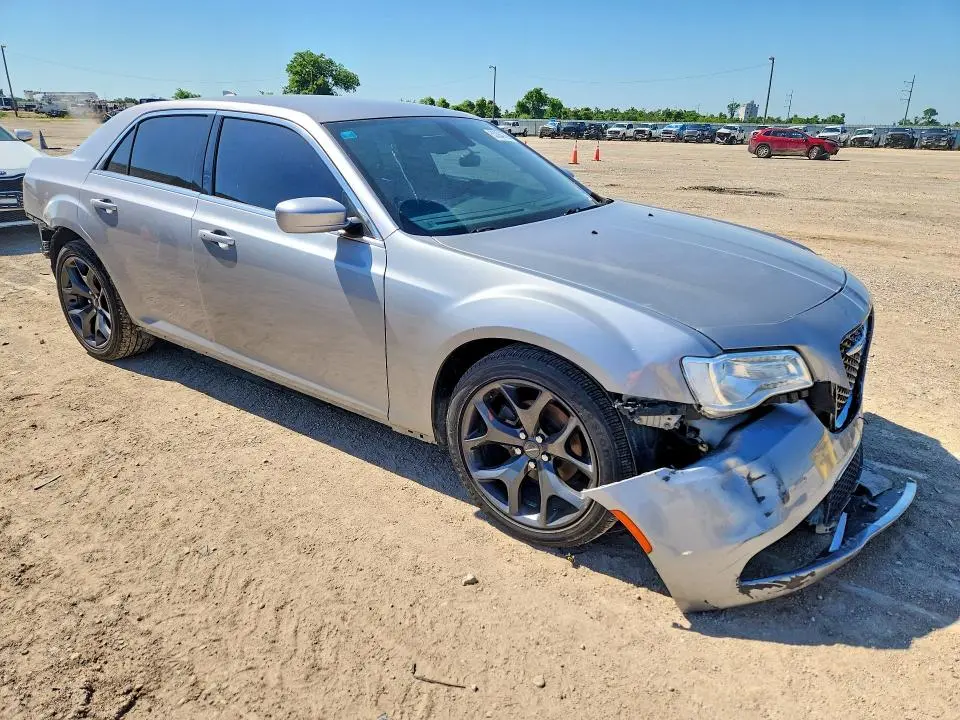 2017 CHRYSLER 300 LIMITED  