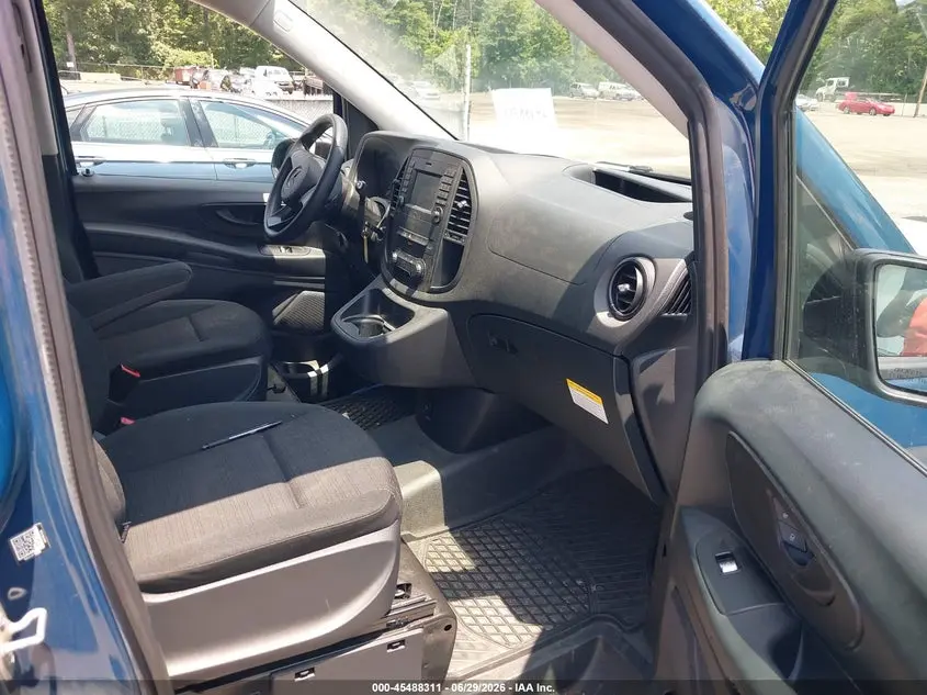 2019 MERCEDES-BENZ METRIS  