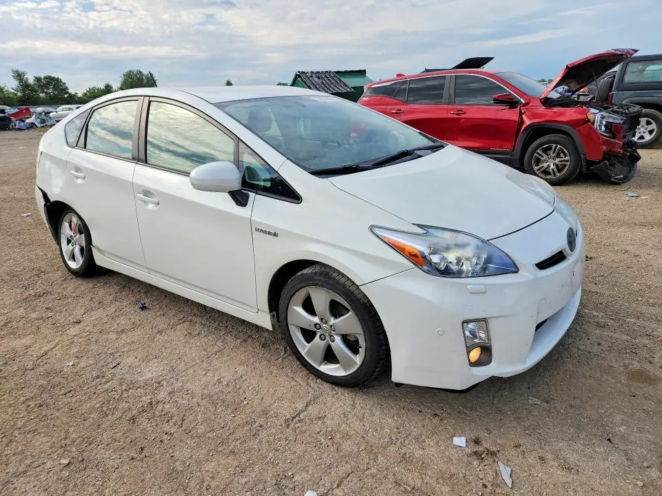 2010 TOYOTA PRIUS V  