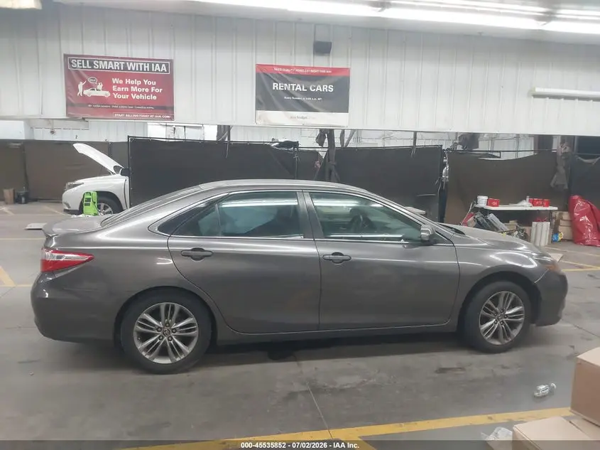 2015 TOYOTA CAMRY SE