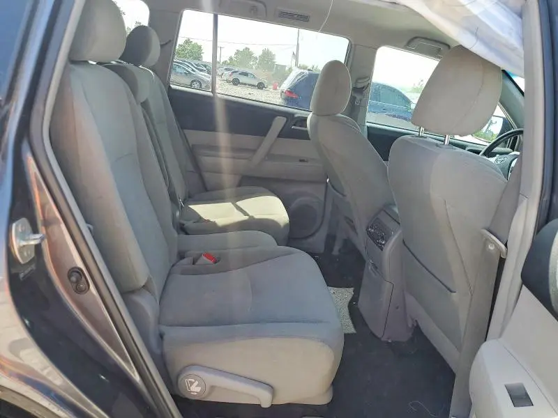 2013 TOYOTA HIGHLANDER PLUS  