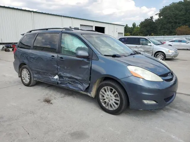 2010 TOYOTA SIENNA XLE  
