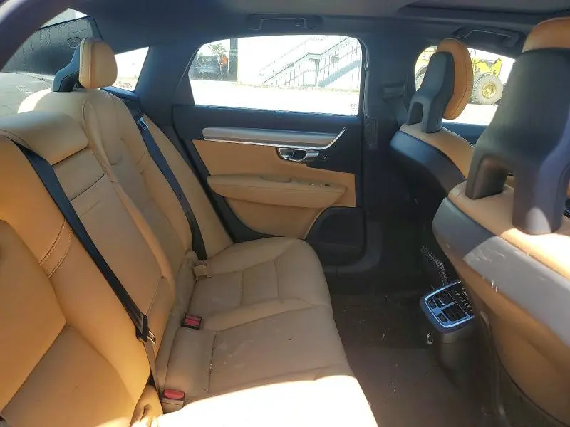 2017 VOLVO S90 T6 MOMENTUM  