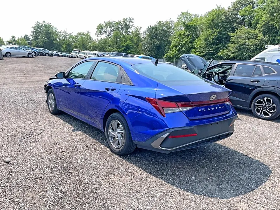 2024 HYUNDAI ELANTRA SE  