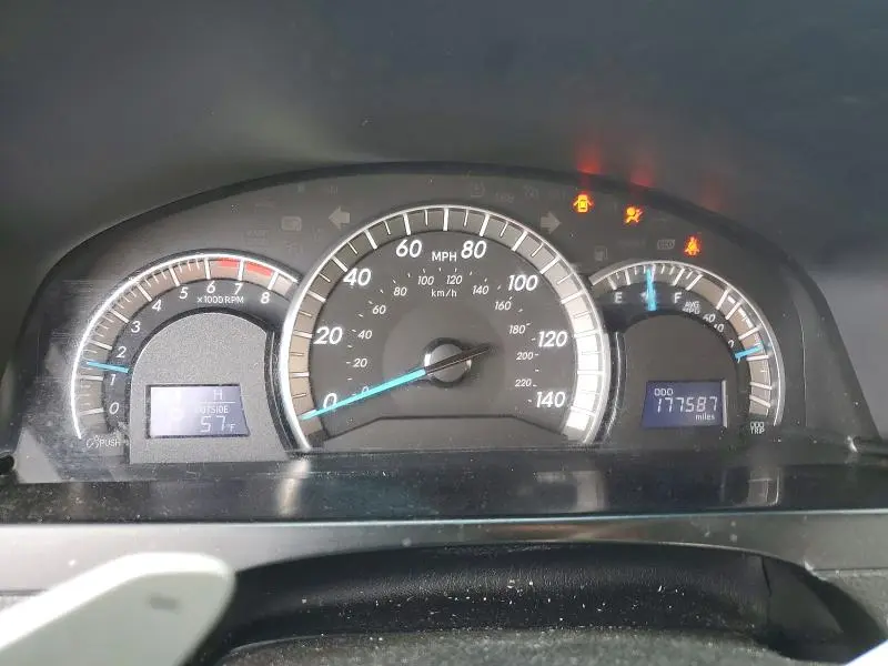 2014 TOYOTA CAMRY SE  