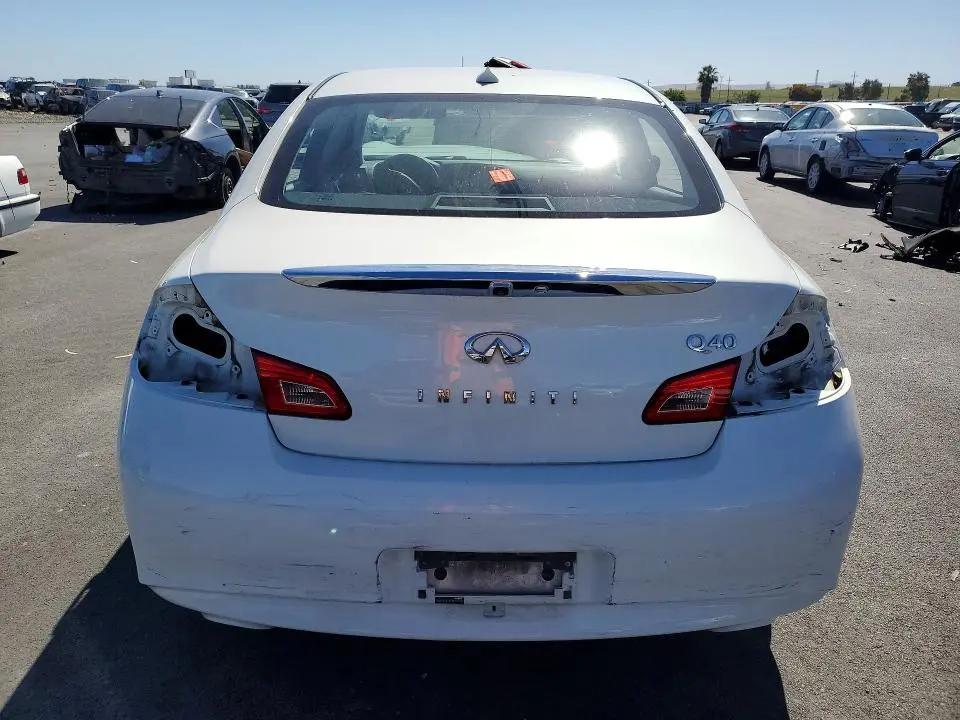 2015 INFINITI Q40 BASE  