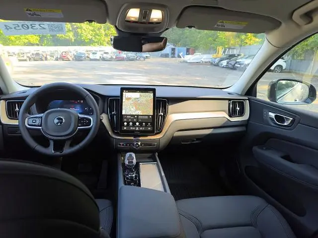 2026 VOLVO XC60 PLUS  