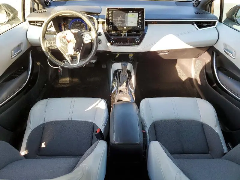 2019 TOYOTA COROLLA SE  