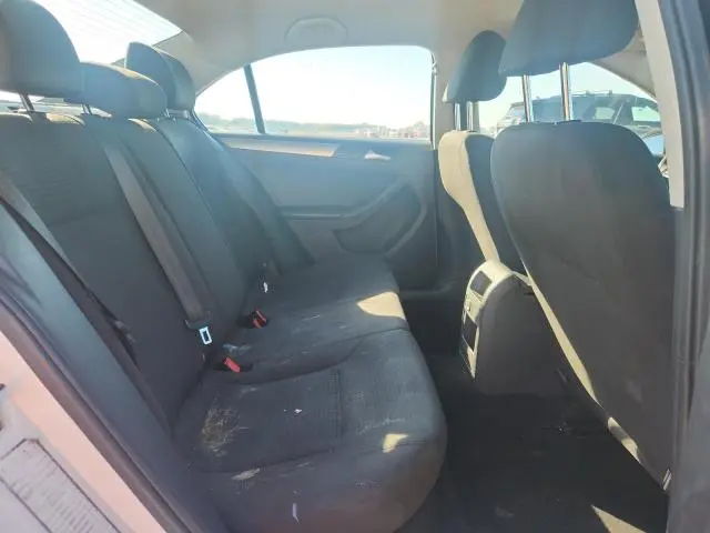 2016 VOLKSWAGEN JETTA SE  