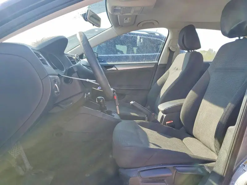 2015 VOLKSWAGEN JETTA SE  