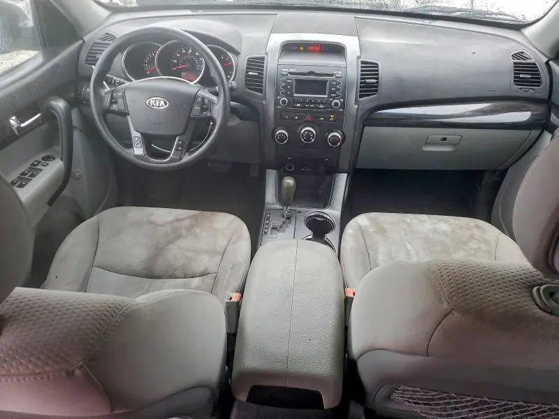 2011 KIA SORENTO BASE  