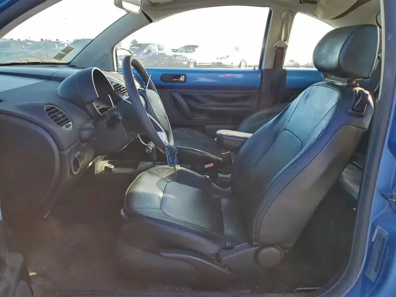 2010 VOLKSWAGEN NEW BEETLE   