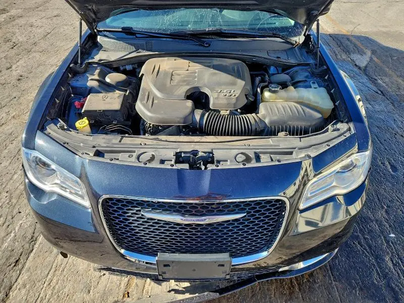 2016 CHRYSLER 300 LIMITED  