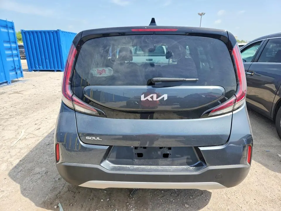 2025 KIA SOUL LX  