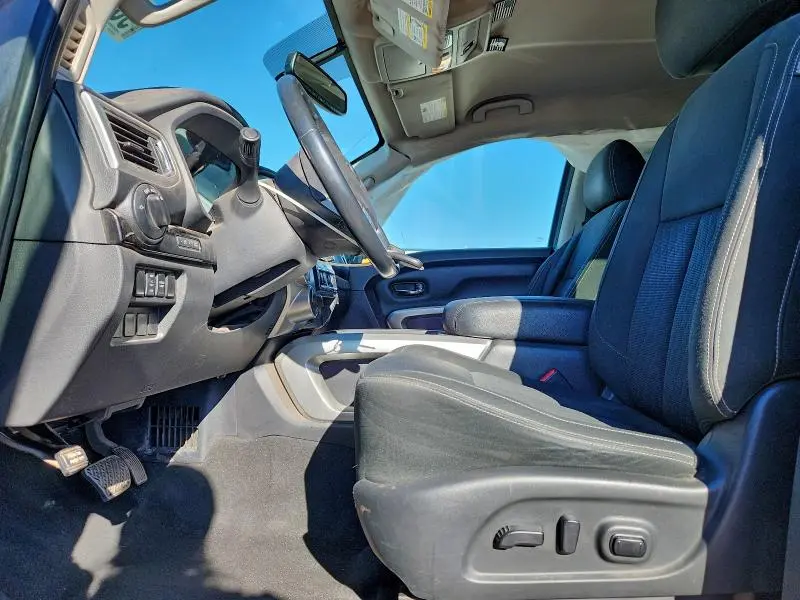 2019 NISSAN TITAN SV  