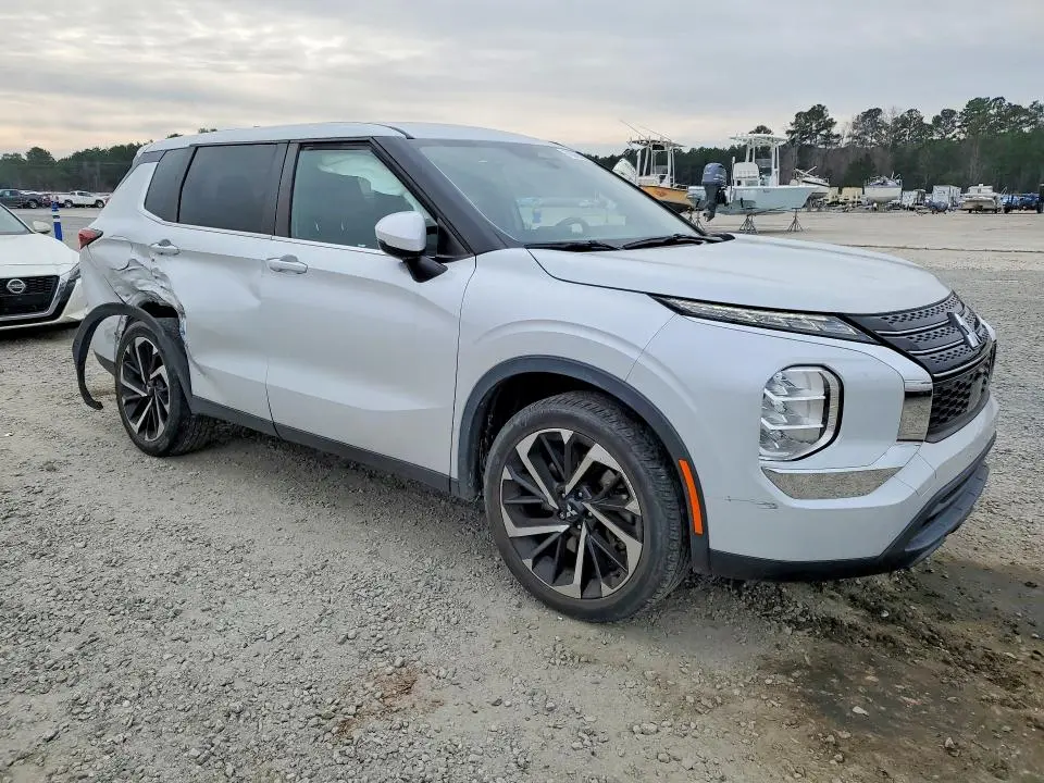 2022 MITSUBISHI OUTLANDER ES  