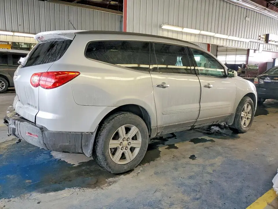 2011 CHEVROLET TRAVERSE LT  