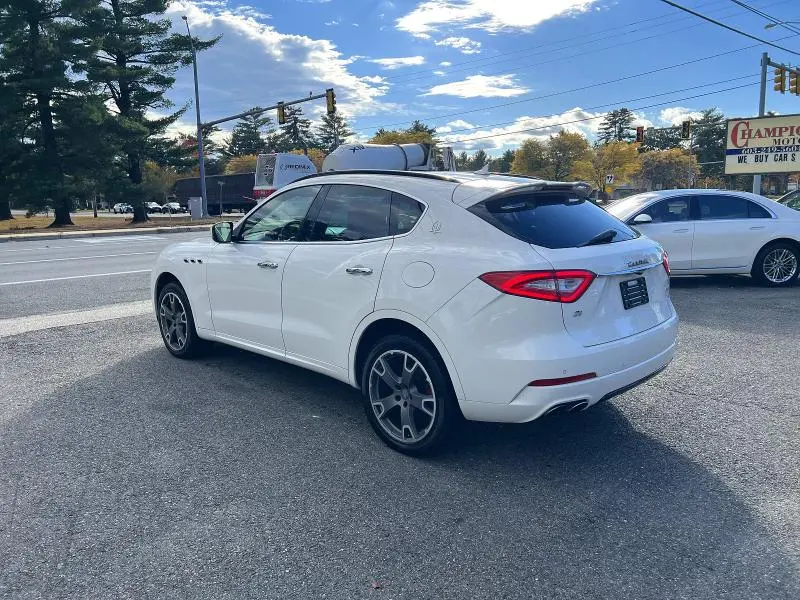 2017 MASERATI LEVANTE SPORT  
