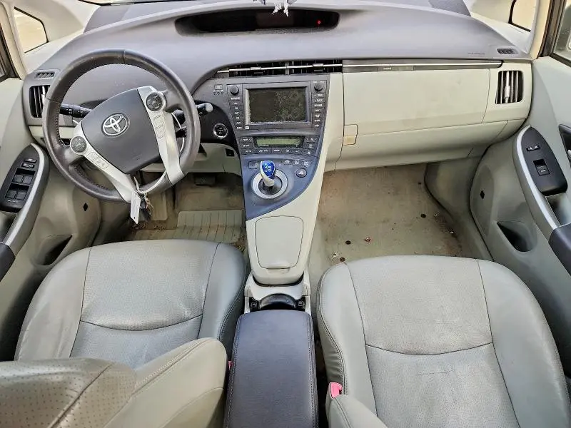 2010 TOYOTA PRIUS V  