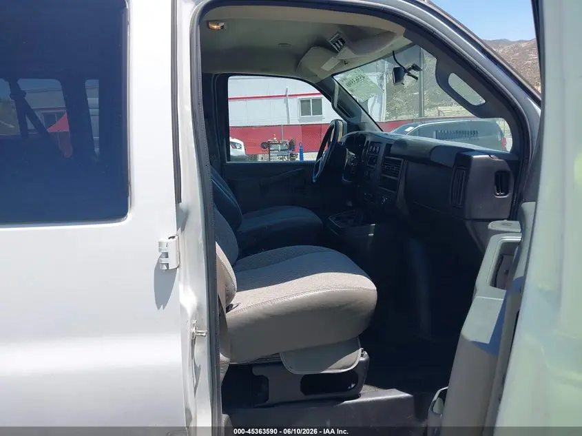 2017 CHEVROLET EXPRESS 3500 LT