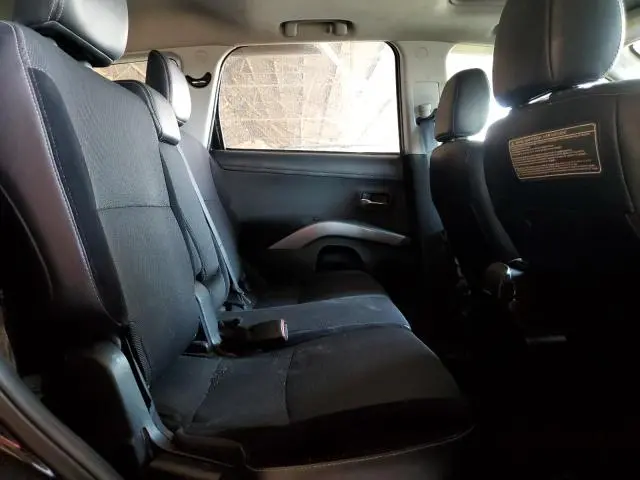 2012 MITSUBISHI OUTLANDER SE  