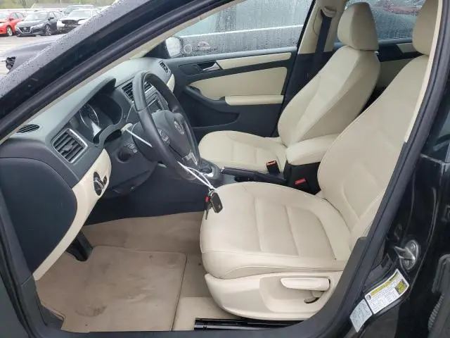 2012 VOLKSWAGEN JETTA SE  