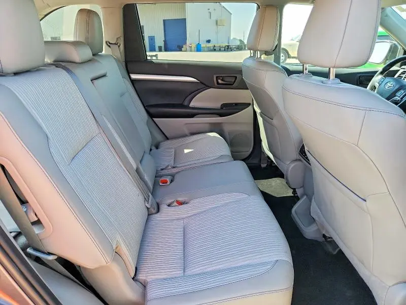 2019 TOYOTA HIGHLANDER LE PLUS  