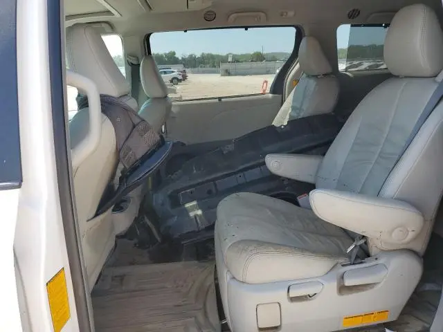 2012 TOYOTA SIENNA XLE