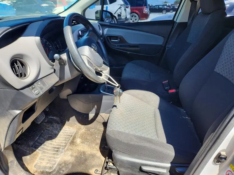 2015 TOYOTA YARIS 5-DOOR LE  