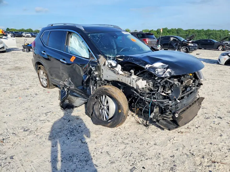 2019 NISSAN ROGUE SV  
